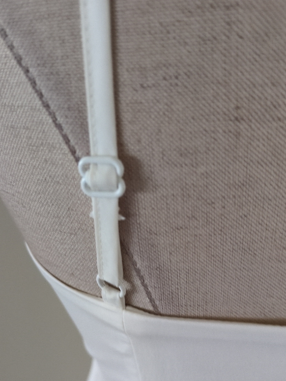 Elegant White Zara Spaghetti-Strap Maxi Dress - Picture 7 of 12
